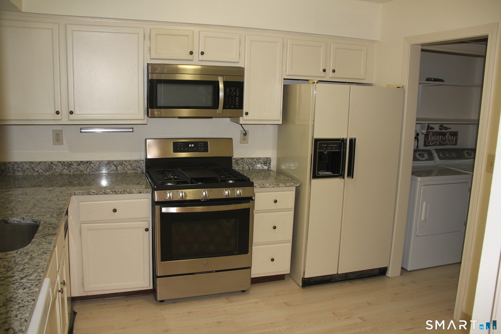 45 Tunxis Village - Photo 3