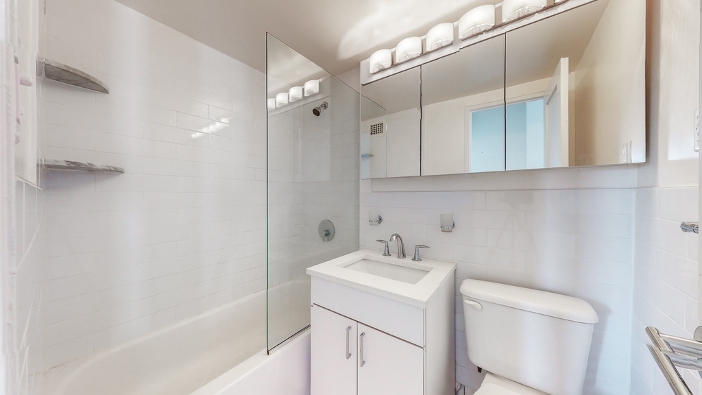 145 East 16th Street - Photo 4