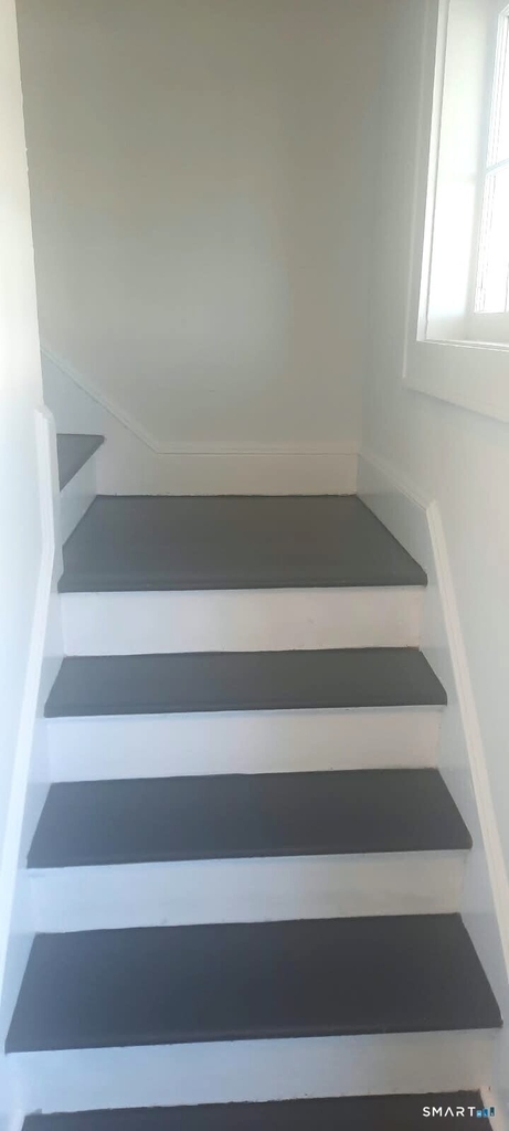 144 Colonial Road - Photo 11