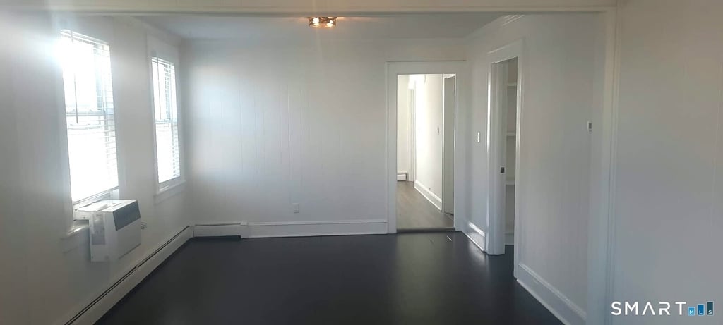 144 Colonial Road - Photo 3