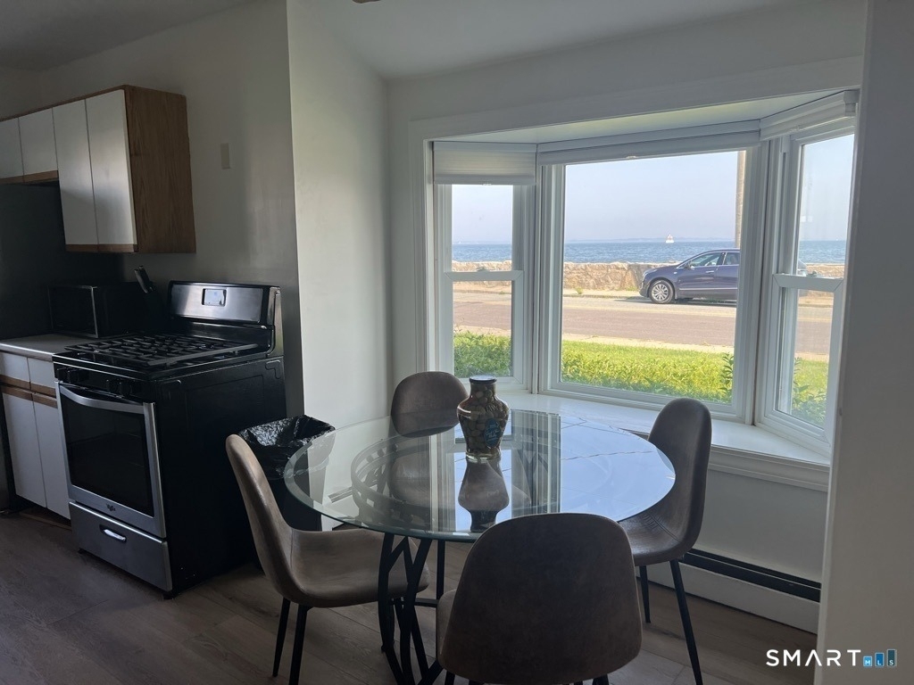 851 Pequot Avenue - Photo 9