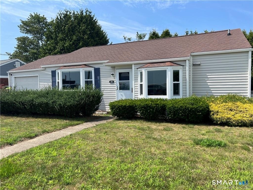 851 Pequot Avenue - Photo 14