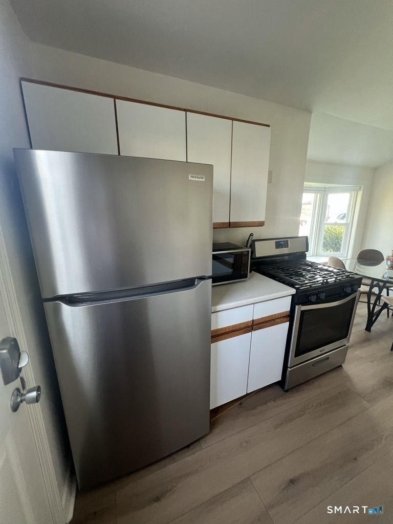 851 Pequot Avenue - Photo 8