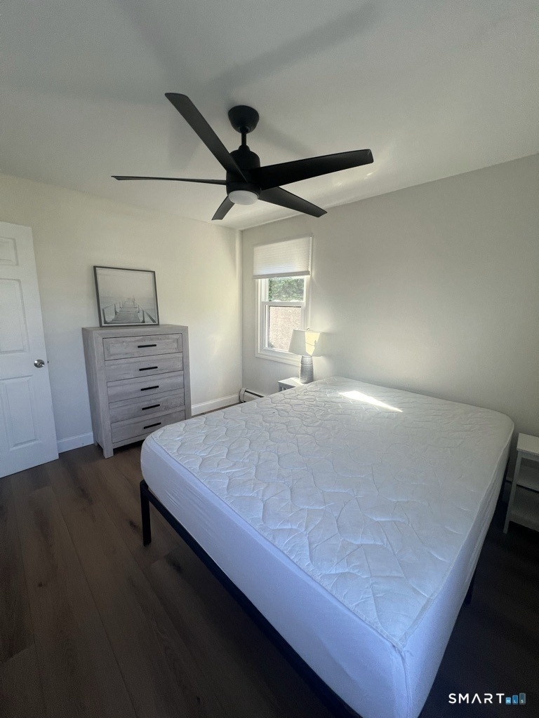 851 Pequot Avenue - Photo 11