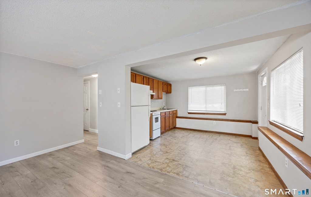 2743 Main Street - Photo 2
