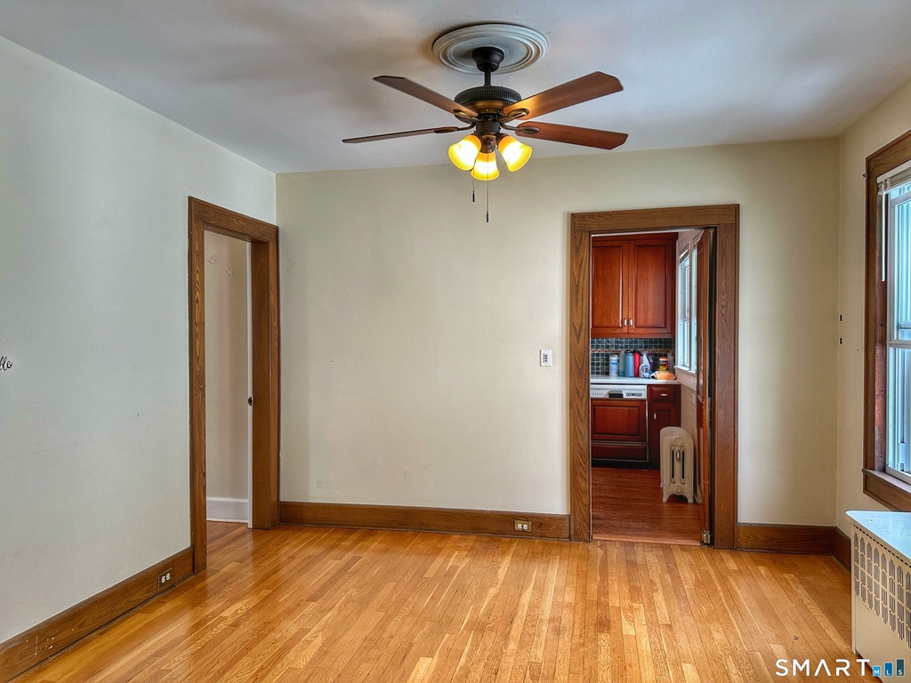 546 Taft Avenue - Photo 2
