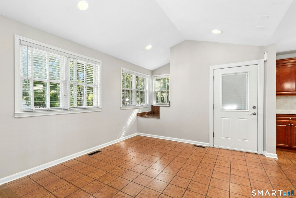 375 Hope Street - Photo 11