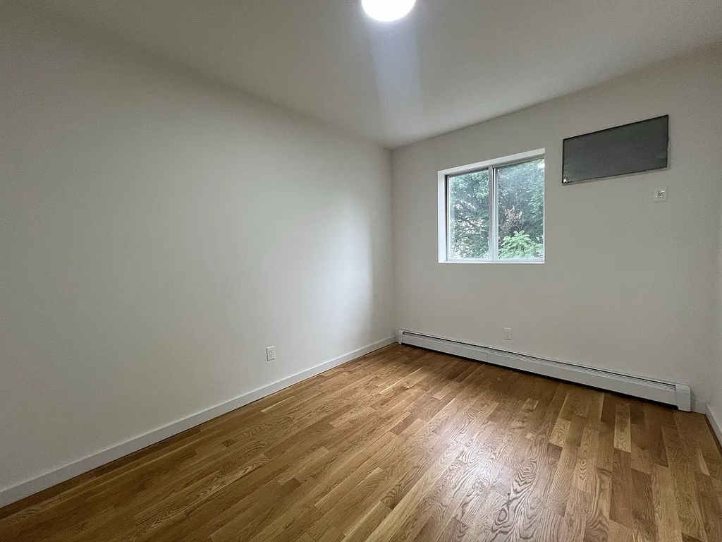 957 Kent Avenue - Photo 4