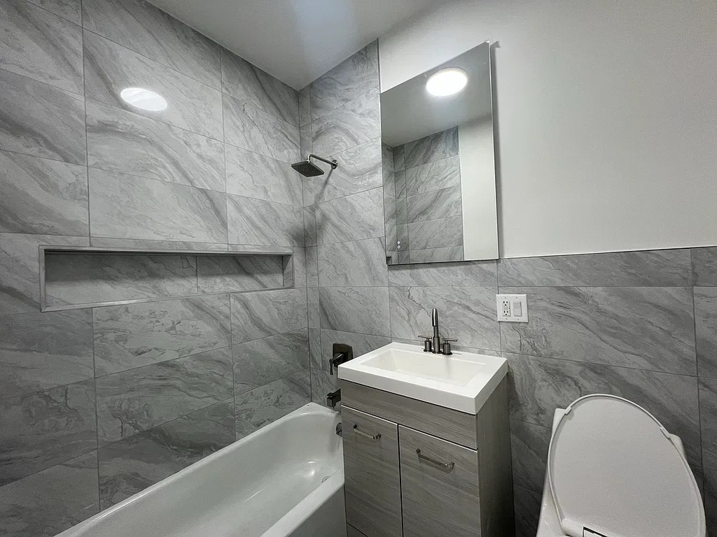 957 Kent Avenue - Photo 2