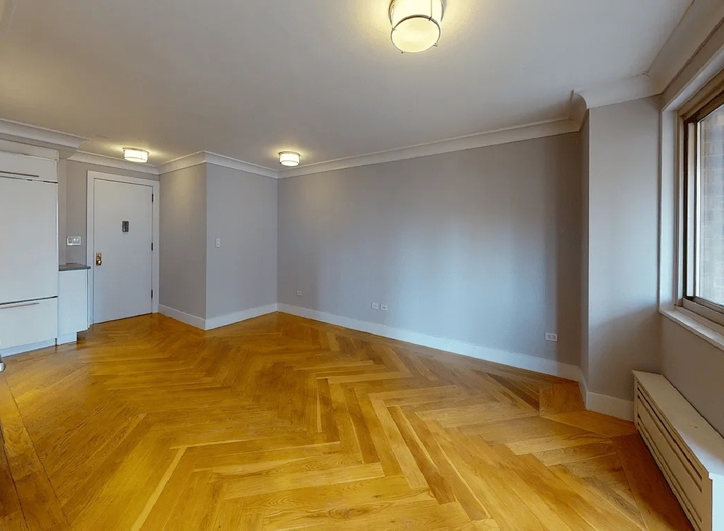 Copy of 70 West 93rd Street, Unit 7c - Photo 0