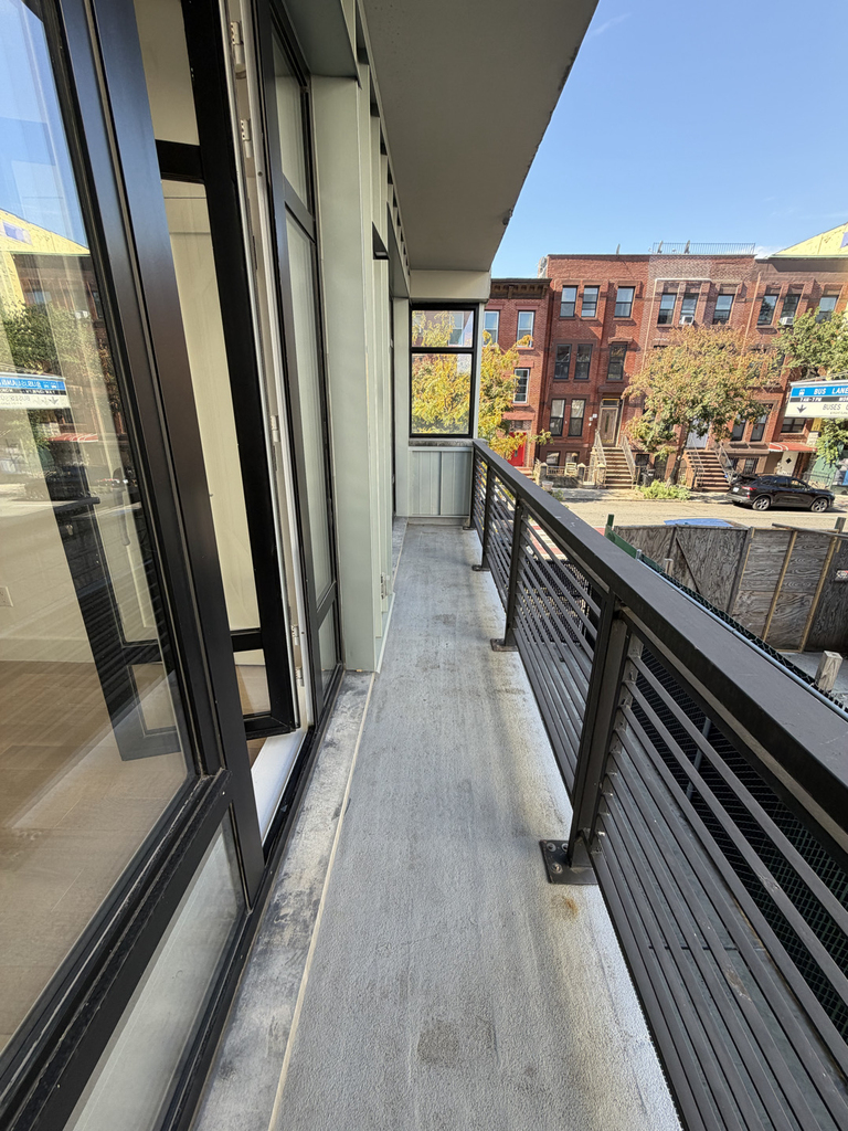 85 Rogers Avenue - Photo 8