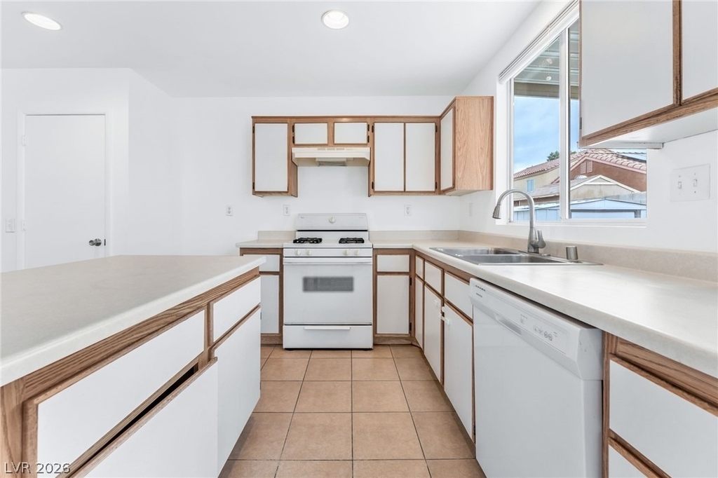 325 Searchlight Drive - Photo 9