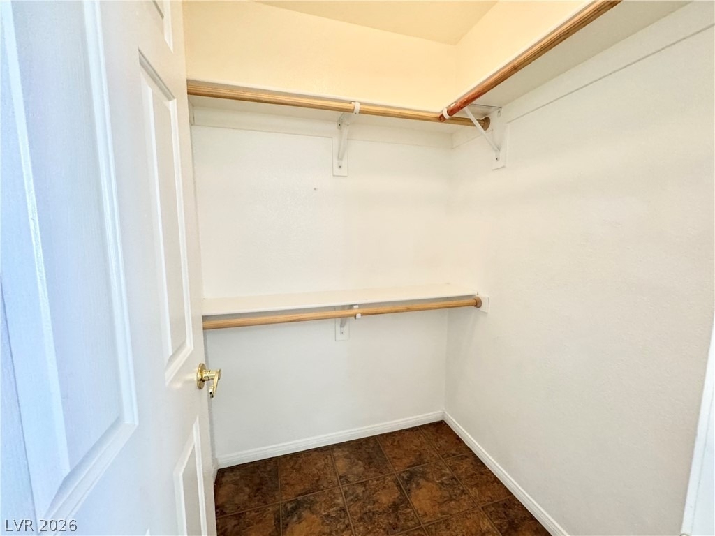 421 E Comstock - Photo 8