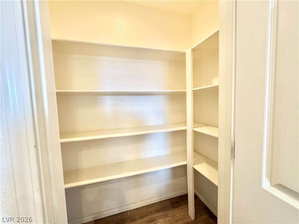 421 E Comstock - Photo 4