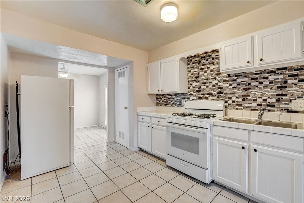 3928 Torsby Place - Photo 20