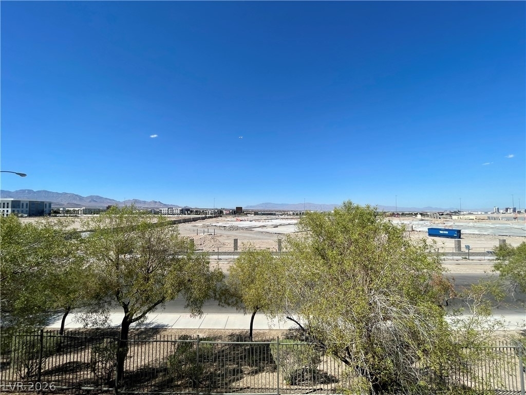 8000 Badura Avenue - Photo 11