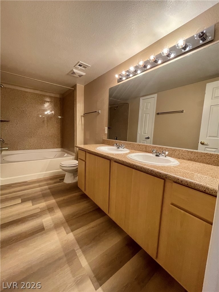 8000 Badura Avenue - Photo 16