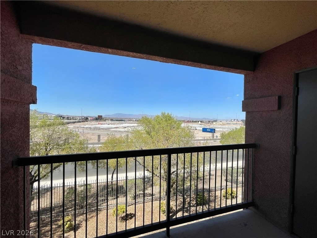 8000 Badura Avenue - Photo 10