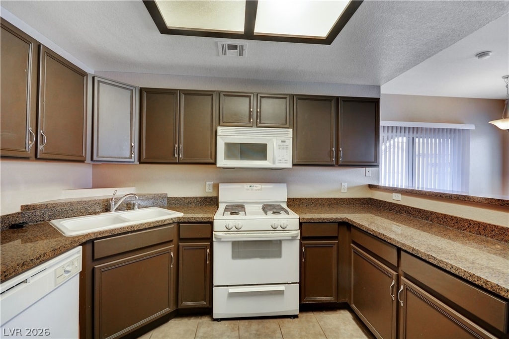 9580 W Reno Avenue - Photo 8