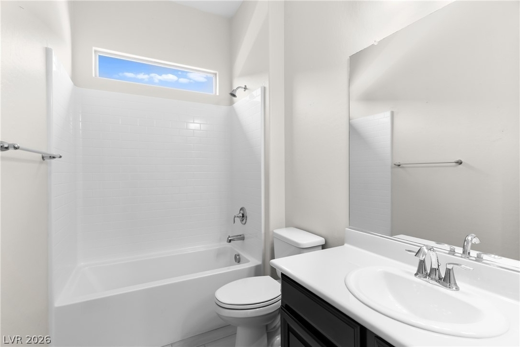 652 Longfeather Street - Photo 32
