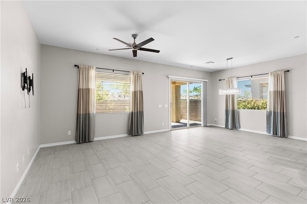 652 Longfeather Street - Photo 12