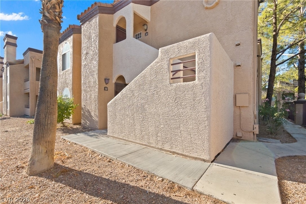 9325 W Desert Inn Road - Photo 19