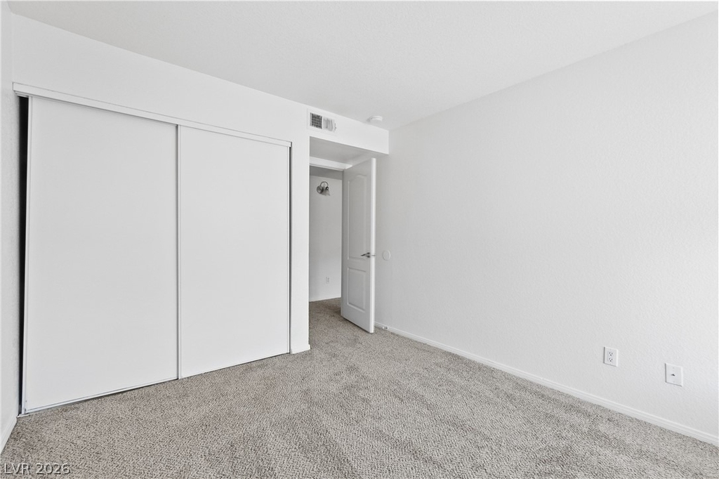 9325 W Desert Inn Road - Photo 12