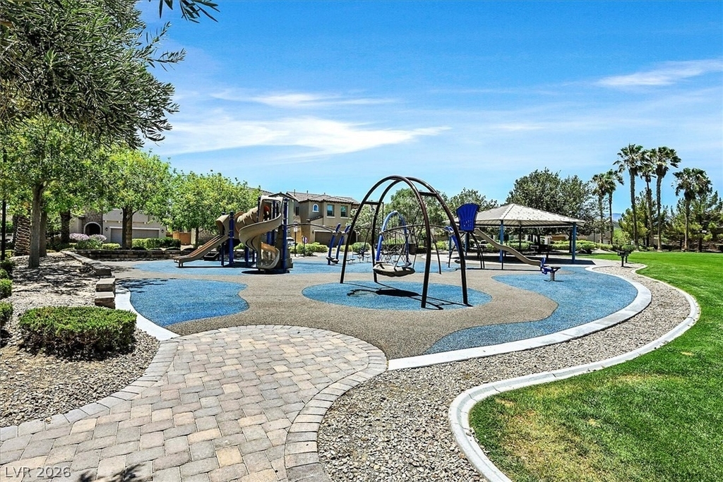 272 Finsbury Court - Photo 32