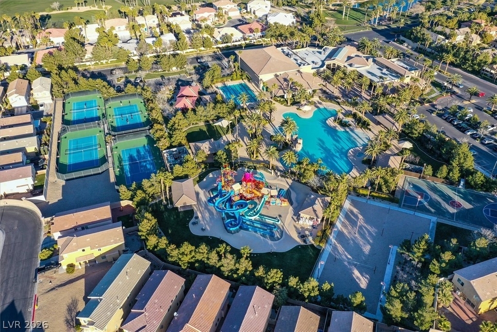 272 Finsbury Court - Photo 36