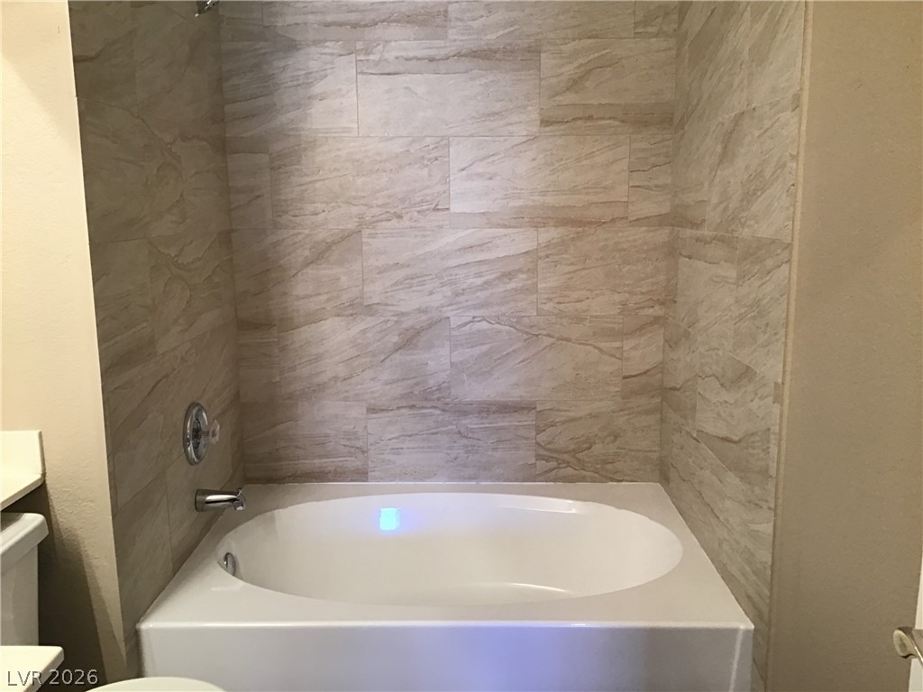 1676 Normandy Way - Photo 18