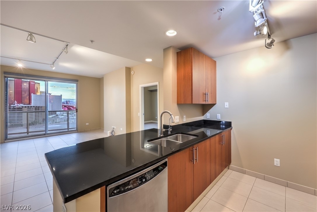 200 W Sahara Avenue - Photo 10