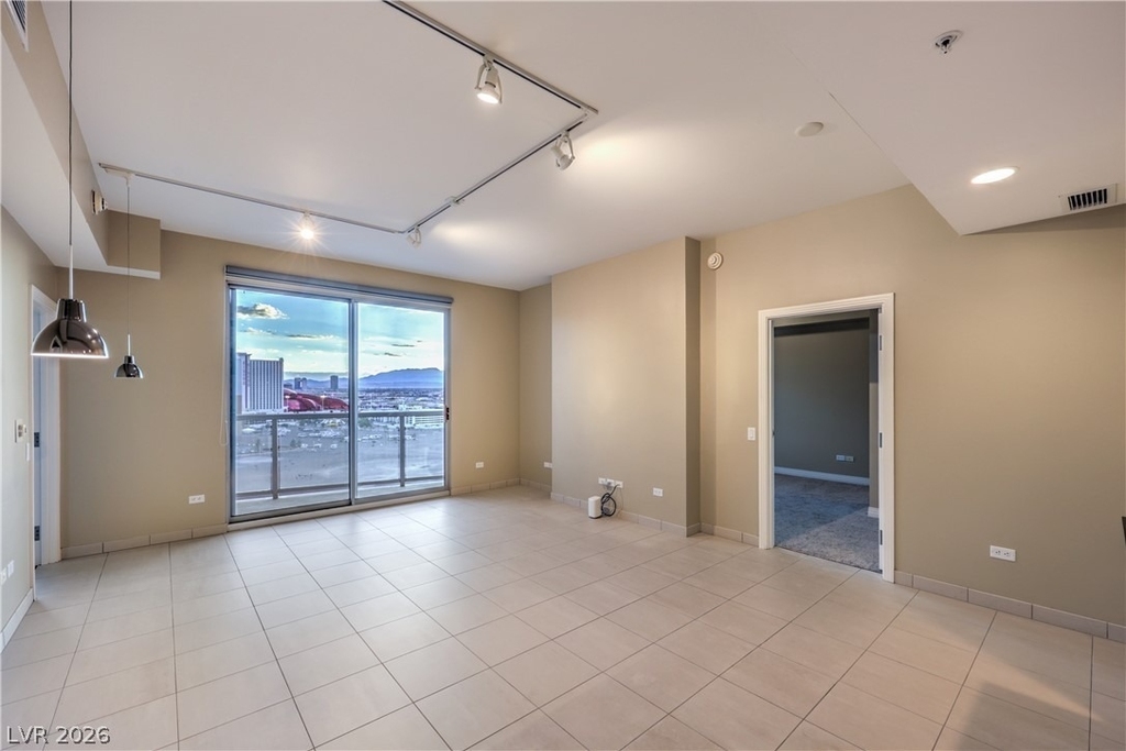 200 W Sahara Avenue - Photo 4