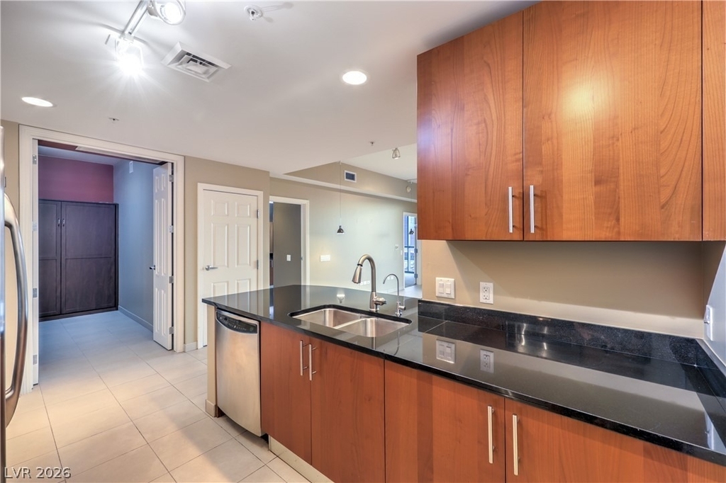 200 W Sahara Avenue - Photo 12