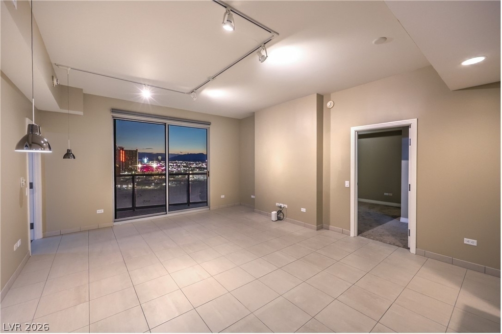 200 W Sahara Avenue - Photo 3