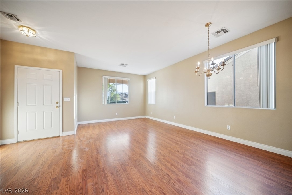 3413 Mastercraft Avenue - Photo 3