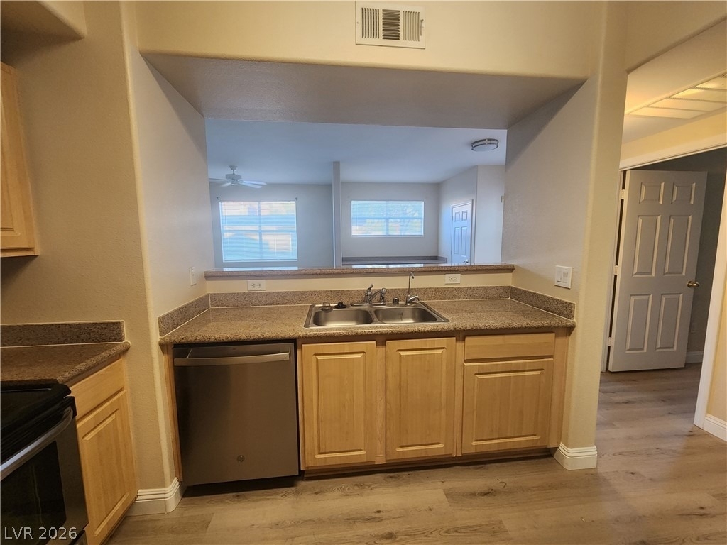 8000 W Badura Avenue - Photo 33