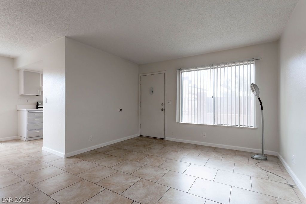 4362 Caliente Street - Photo 4