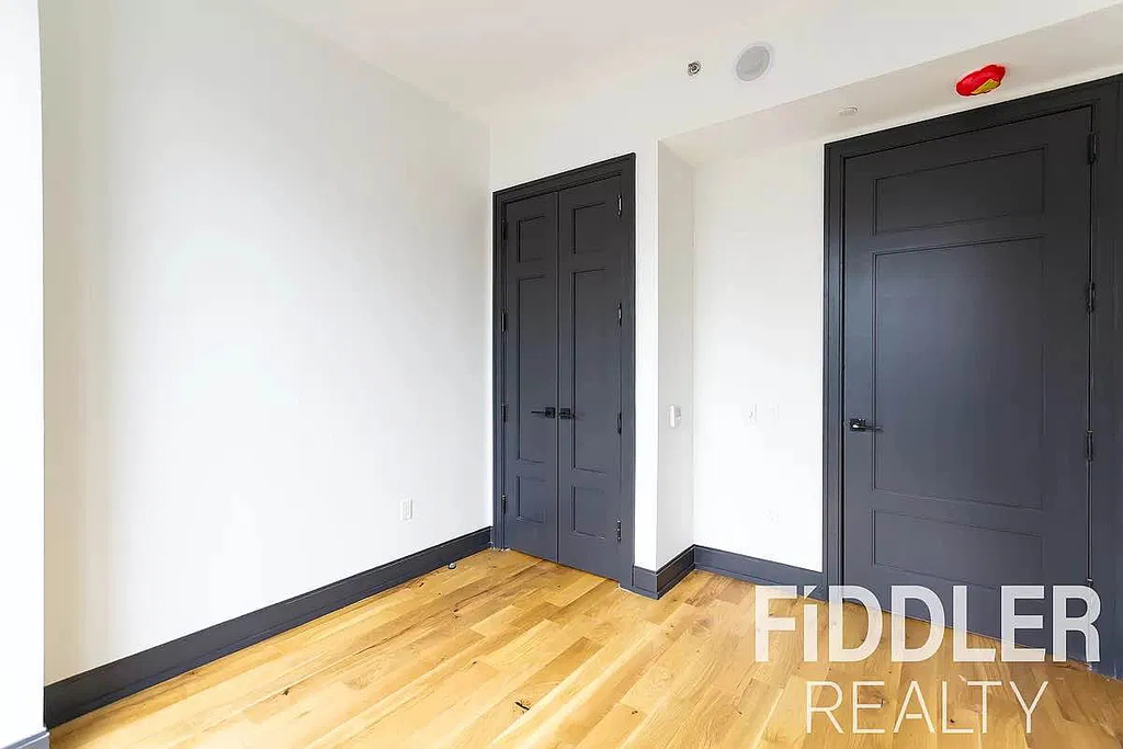 42-22 27th Street - Photo 4