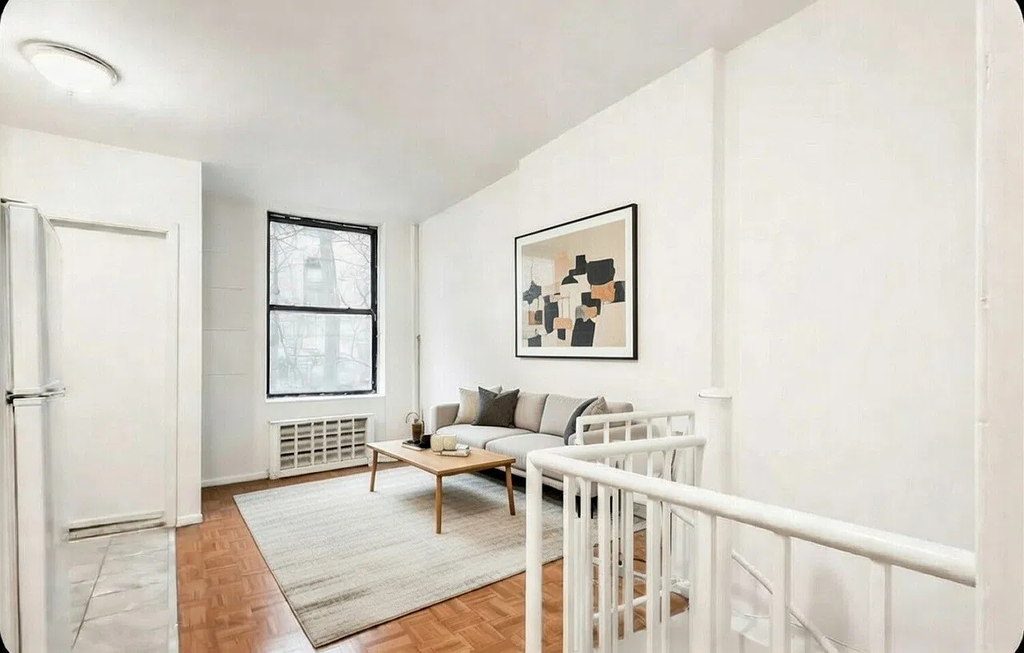 East 89th Street - Photo 3