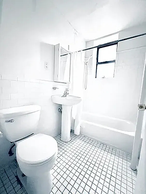 East 89th Street - Photo 4