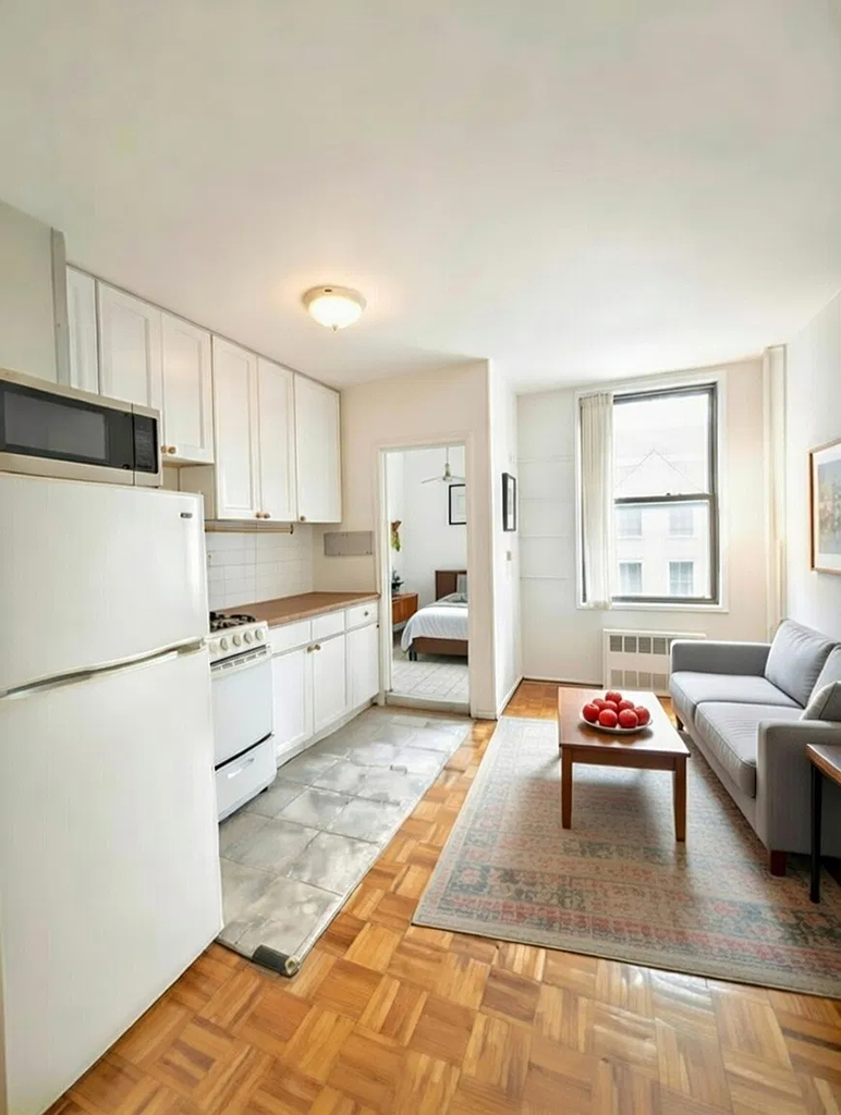 East 89th Street - Photo 2