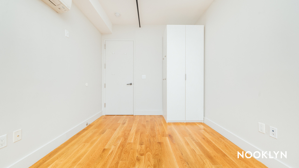 880 Dekalb Ave 11221 - Photo 4