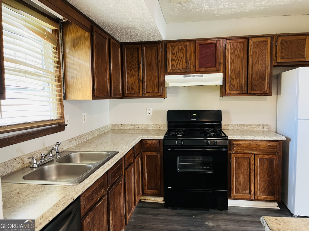 675 Redland Drive - Photo 12