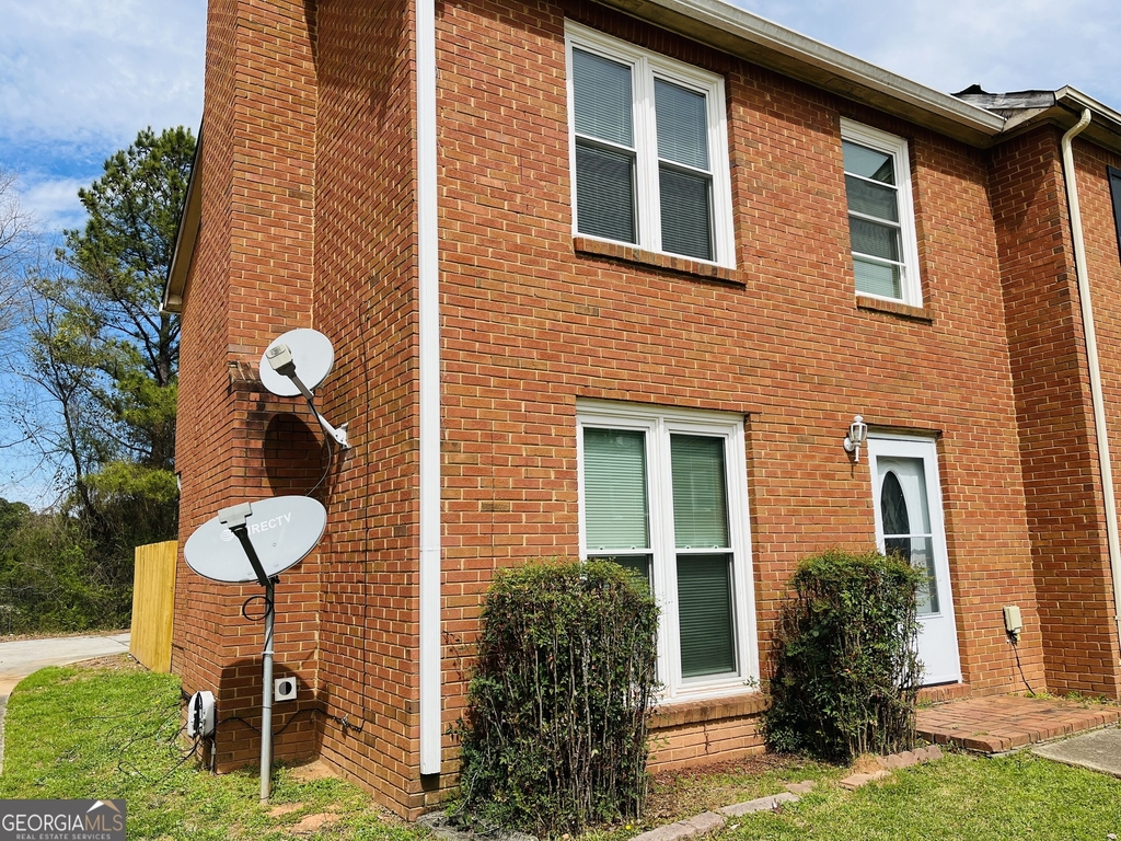 675 Redland Drive - Photo 2