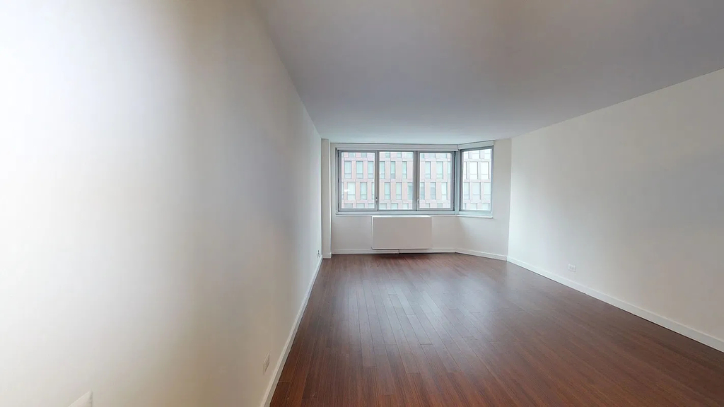 East 34th Street - Photo 0
