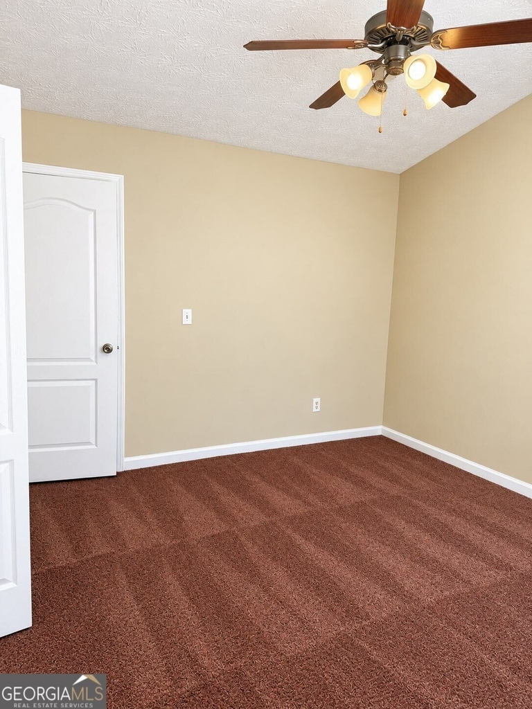 5542 Pineridge Court - Photo 11