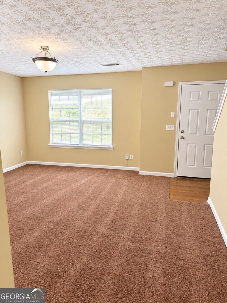 5542 Pineridge Court - Photo 8