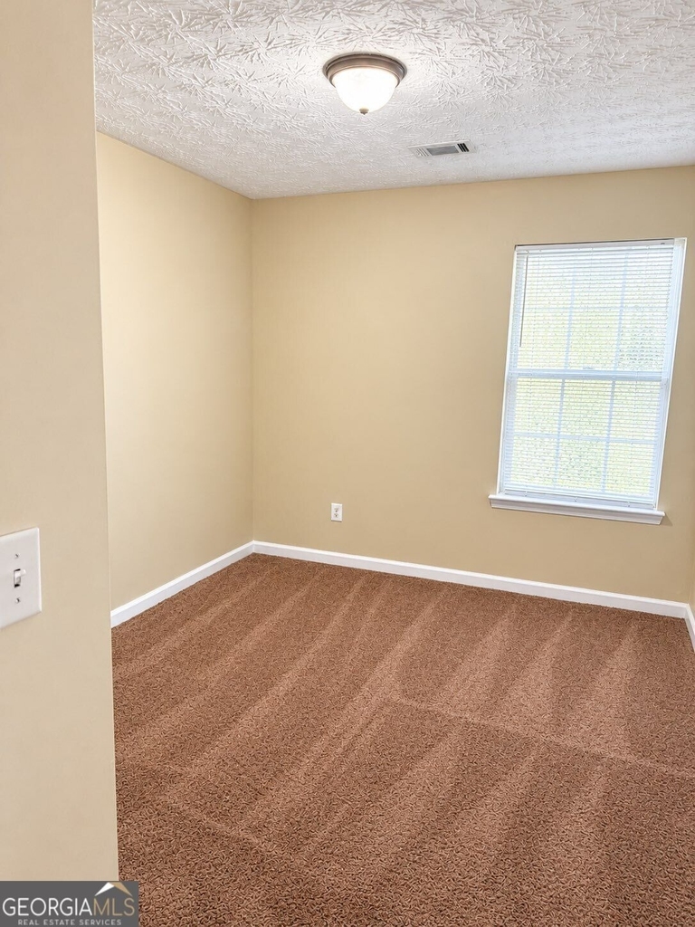 5542 Pineridge Court - Photo 16