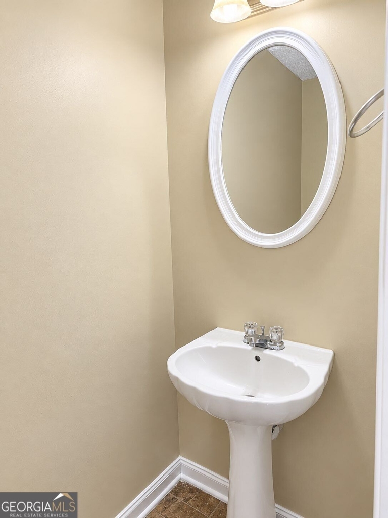 5542 Pineridge Court - Photo 7