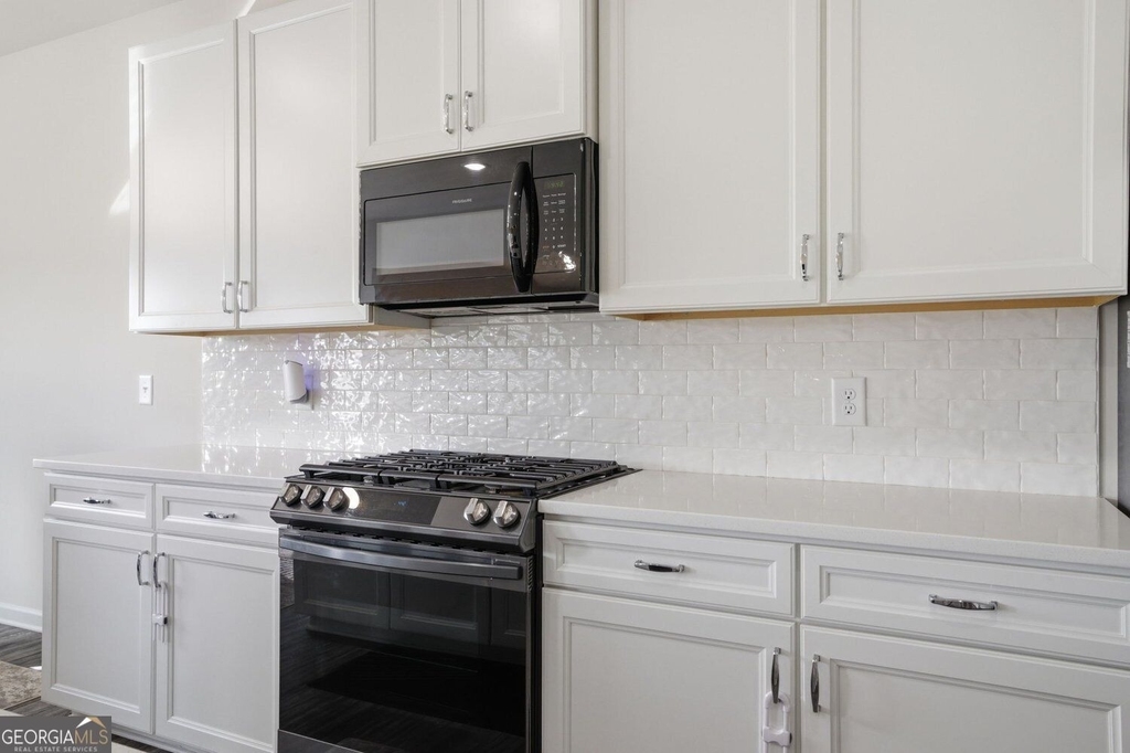 95 Royal Oaks Drive Ne - Photo 0